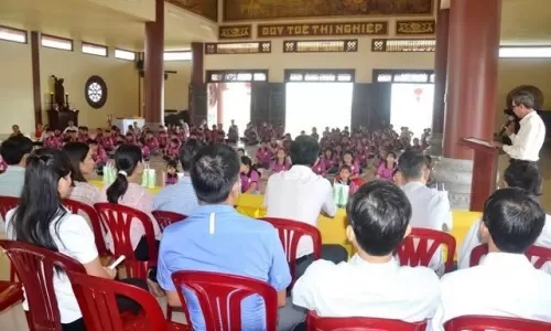 Khóa tu thiền định là gì?