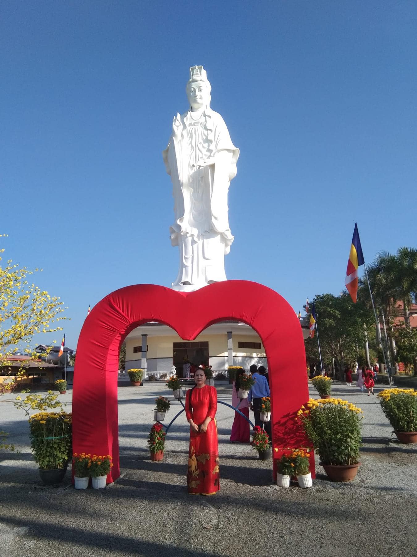 Phật giáo và tuổi trẻ trong xã hội hiện đại